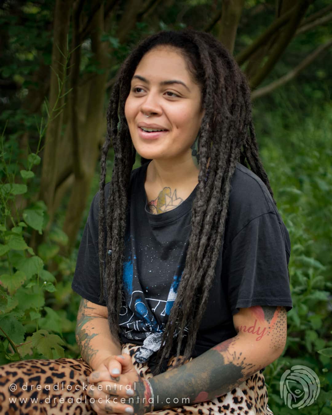 We split this client's dreadlock into two strong and well defined dreadlocks to save him from having only one dreadlock that is too thick for his preference